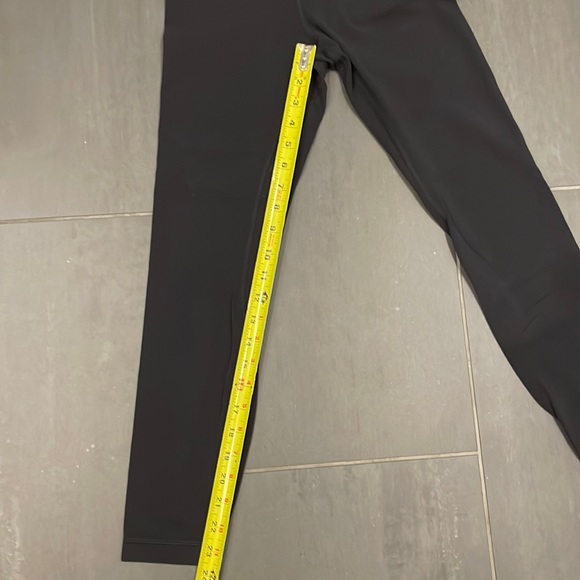 Lululemon black leggings - Picture 4 of 6